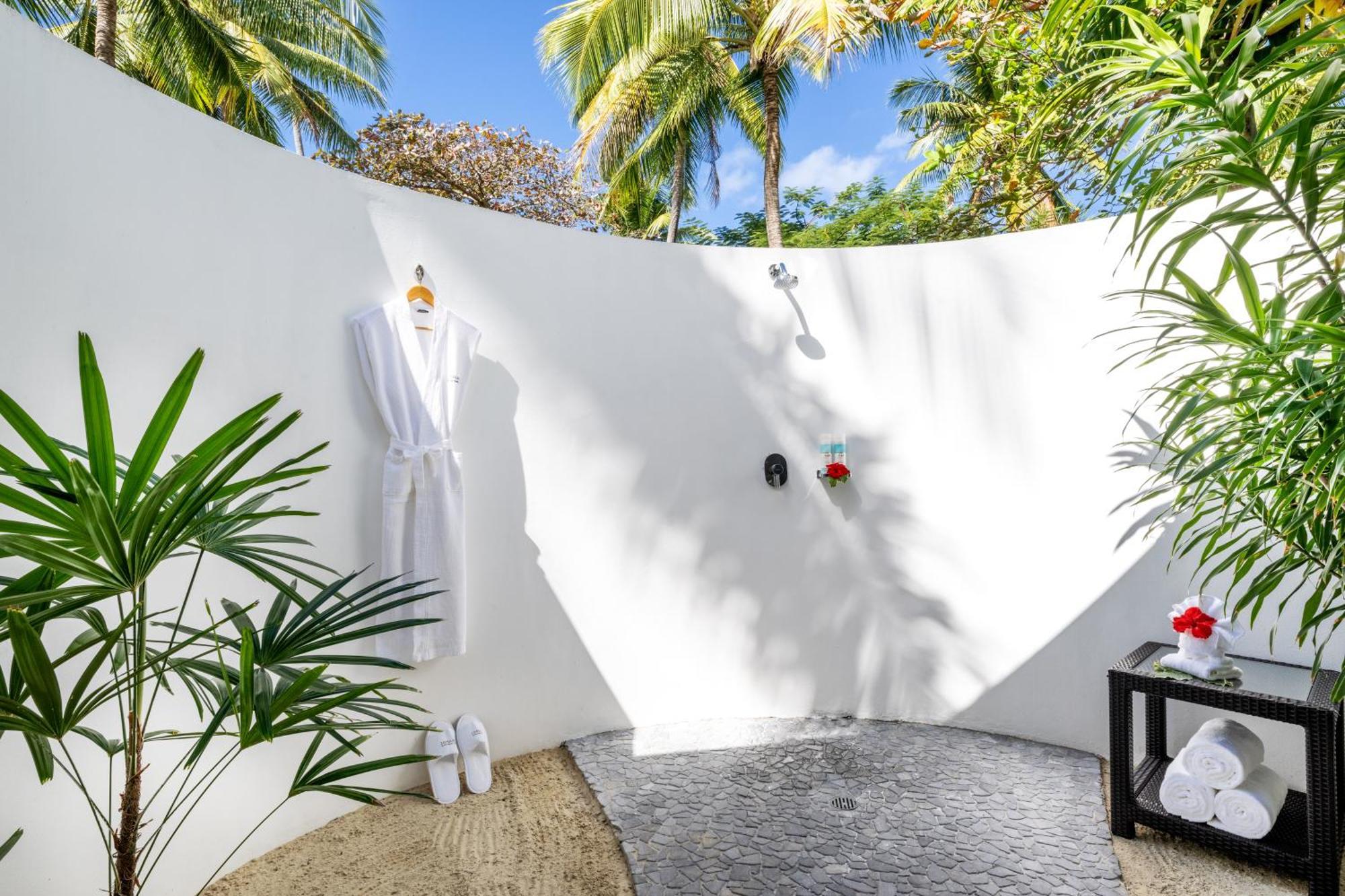 Lomani Island Resort - Adults Only Malolo Lailai Bagian luar foto